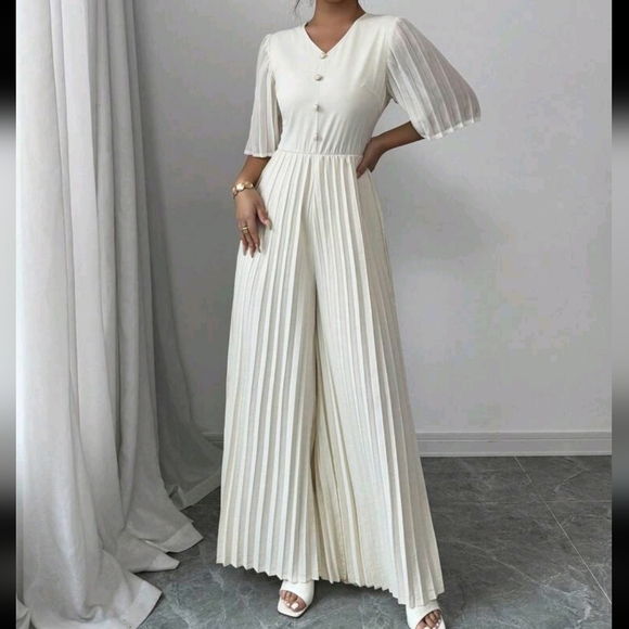 V-Neck Button Pleated Women Elegant Jumpsuit - Picture 4 of 4